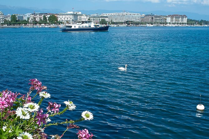 Audioguided sightseeing cruise of Geneva - What this Geneva cruise actually offers