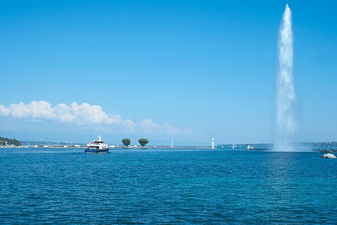 Audioguided sightseeing cruise of Geneva - The English Garden, Pierre du Niton, and the Jet d’Eau