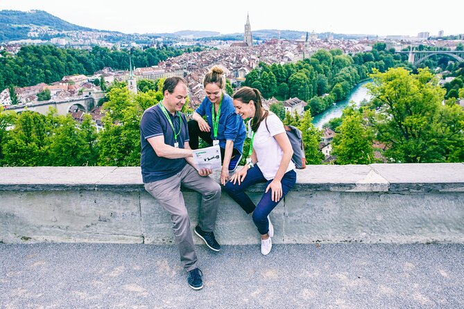 Bern Foxtrail granite - Solve clues that reward teamwork, not speed alone
