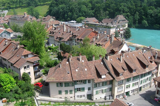Bern Scavenger Hunt and Highlights Self Guided Audio Tour - Zähringerbrunnen and Nydegg Church