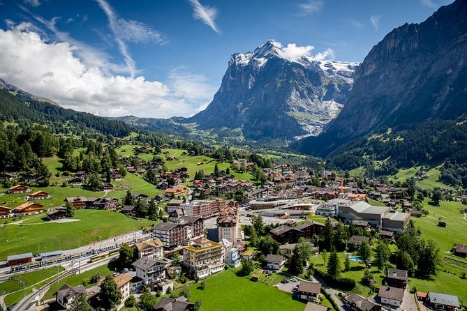 Best of Bernese Oberlands from Luzern - Walking through Aare Gorge