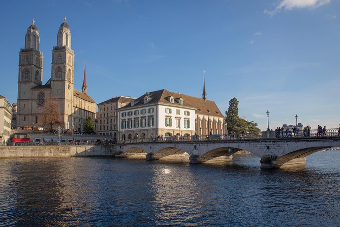 Best of Zurich Tour with Felsenegg Cable Car and Ferry Ride - Lake Zurich and the university quarter