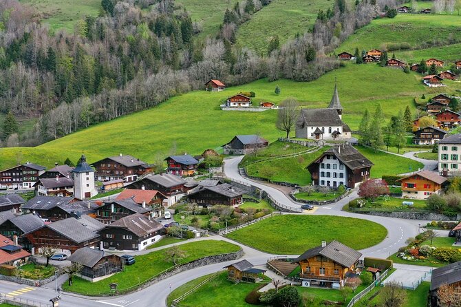 Breathtaking Private Hike with a Local Swiss Expert (1 day trip) - Bernese Oberland for classic Alpine views