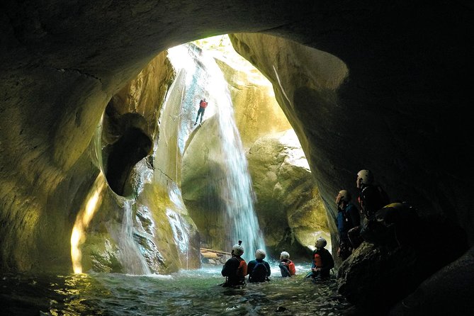Canyoning Chli Schliere with OUTDOOR (Advanced) - Three to four hours among ledges and plunge pools