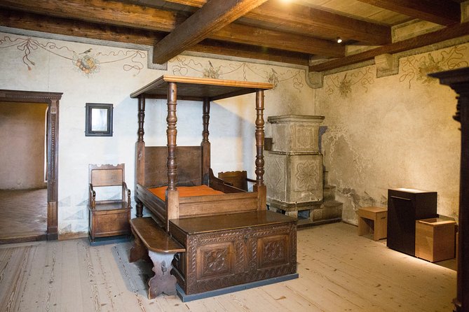 Chillon Castle Entrance Ticket in Montreux - Opening hours and the best time to visit