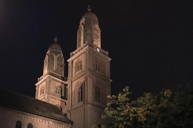City tour Zurich with the city whispers from CHF 21.00 - Starting at Zurich HB and Bahnhofstrasse