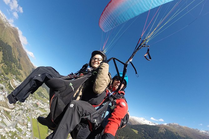 Davos Absolutely Free Flying Paragliding Tandem Flight 1'000 Meters High - Who will enjoy this flight most