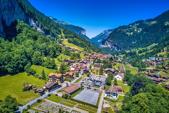 Daytrip to Swiss Villages: Interlaken Grindelwald & Lauterbrunnen - What the guides actually do