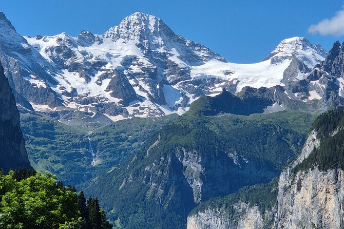 Easy countryside tour in Swiss Alps - kids friendly - Seeing the Lauberhorn ski slopes