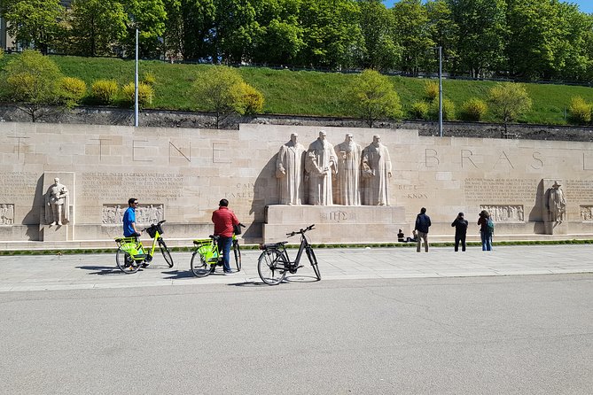 Geneva By E Bike United Nations Old Town Lake Fountain - Lake Geneva, the Jet d’Eau, and the Flower Clock