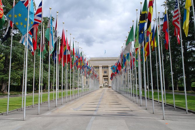 Geneva Highlights 2-Hour Introductory Tour - Lake Geneva, Jet d’Eau, and the Flower Clock