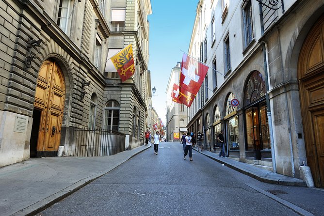 Geneva Highlights 2-Hour Introductory Tour - Walking the Old Town when the train is unavailable