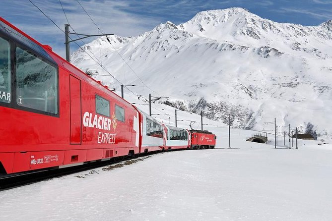 Glacier Express Panoramic Train Round Trip from Zürich With Private Guide - Rhine Gorge and Ilanz: the first great view