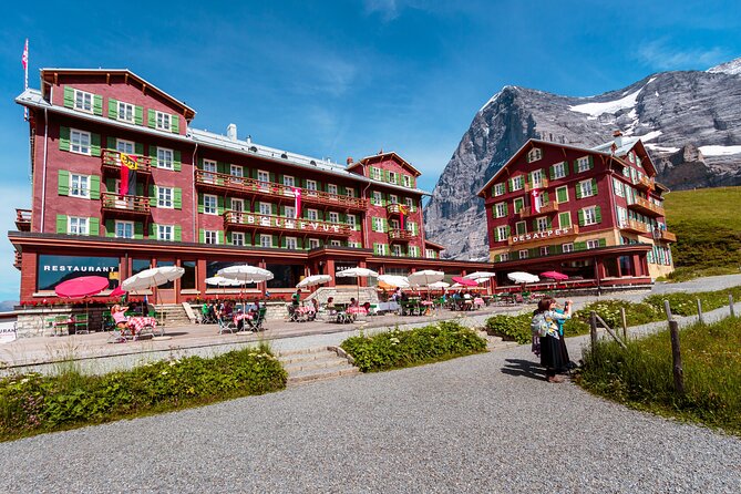 Grindelwald -Kleine Scheidegg-Lauterbrunnen Small Group Day Trip - A stop in car-free Wengen