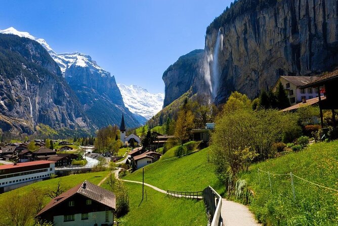 Grindelwald, Lauterbrunnen Lungern Interlaken Semi-Private - Walking to Giessbach Falls
