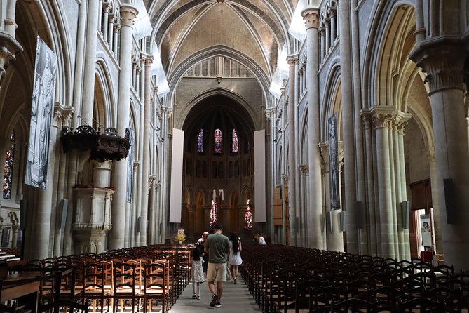 Historic Lausanne: Exclusive Private Tour with a Local Expert - Château St-Maire and Lausanne’s medieval center