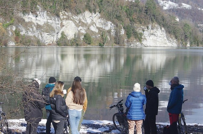 Interlaken Valley Winter E-Bike Tour: Rivers, Lakes & Castles - Lake Brienz and the hot chocolate stop