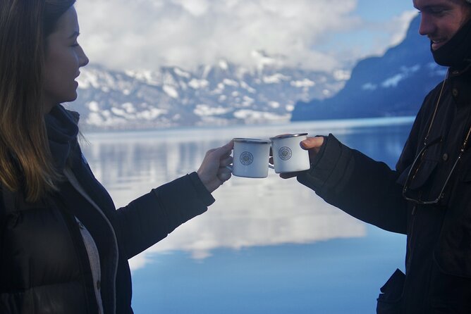 Interlaken Valley Winter E-Bike Tour: Rivers, Lakes & Castles - Lake Thun: a ten-minute pause for photographs