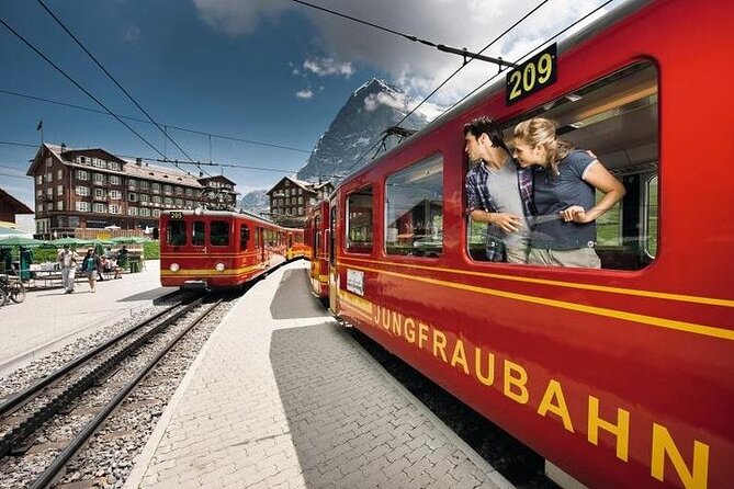Jungfraujoch Day Trip from Zurich: Swiss Alps & Bernese Oberland - Food and free time at the summit