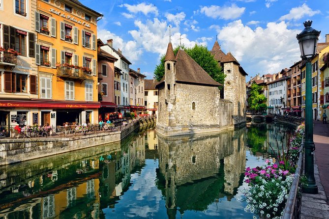 Lake Annecy Private Day Trip from Geneva - Leaving Geneva in a private minibus
