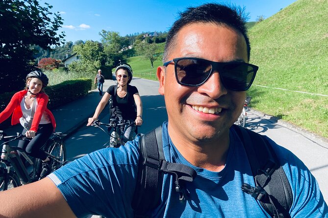 Lake Lucerne Peninsula e-Bike Tour - Luis and the value of a tiny group