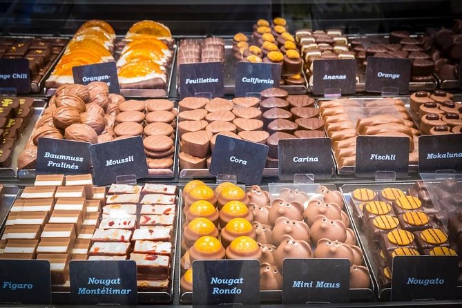 Lucerne CH Experience: Cheese, Chocolate, Chapel Bridge & Château - The walk toward Lucerne Castle