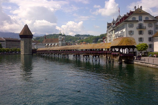 Lucerne Half-Day Small Group Walking Tour incl. Lake Cruise - Chapel Bridge gives you the classic Lucerne view