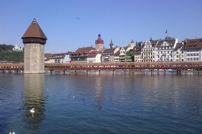 Lucerne small group walking tour and Lake Cruise from Basel - Schwanenplatz and St. Leodegar Church