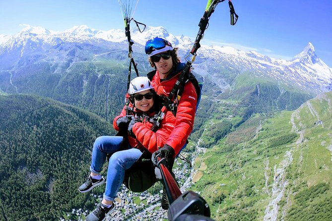 Paragliding mountain flight - The Pilots and the Human Side of the Flight