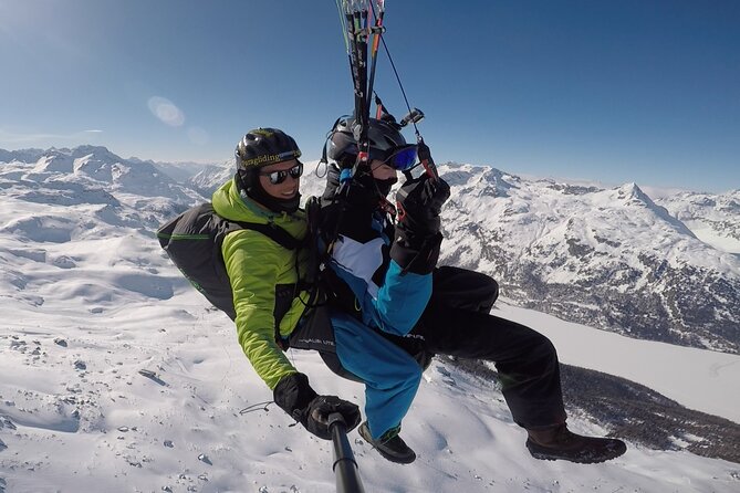 Paragliding Tandem Flights in Engadin - Floating above the Engadin Valley