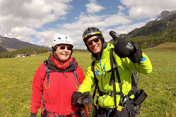 Paragliding Tandem Flights in Engadin - The landing near Silvaplana