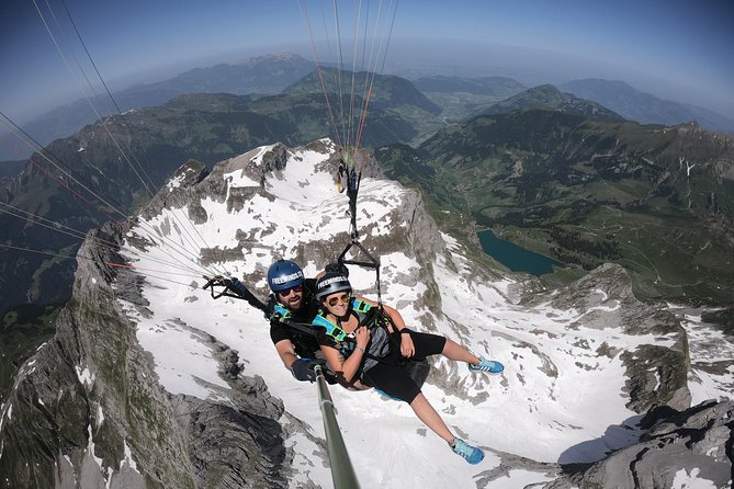 Paragliding Tandemflight Lucerne - Engelberg - Brunni-Bahnen and the mountain approach
