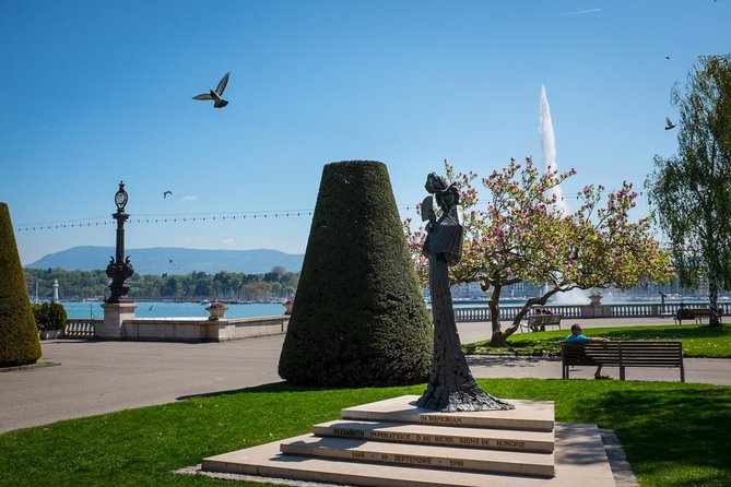 Private Tour : The best of Geneva city tour - Starting in the International District at Palais des Nations