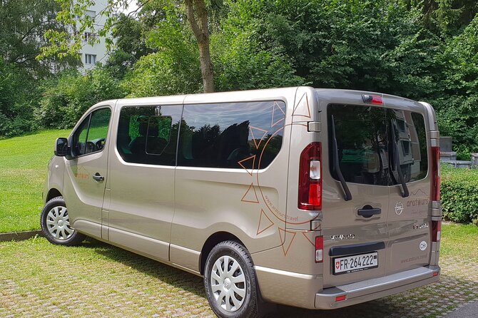 Private transfer from Lucerne to Zurich Airport - A private ride for up to three people