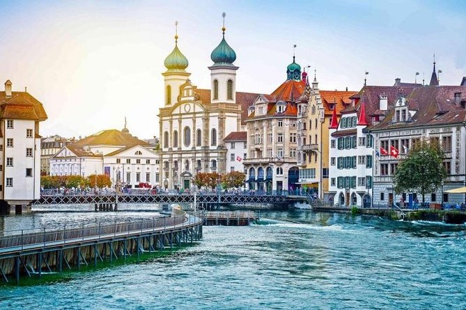 Private Transfer: Lucerne to Zurich Airport ZRH by Luxury Van - Communication and professional timing