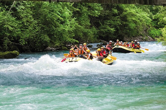 River Rafting Simme with OUTDOOR - Getting suited up for the water