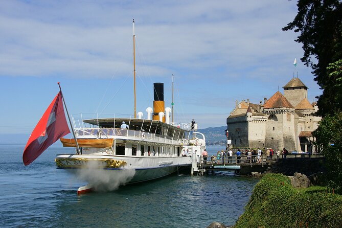 Round trip cruise from Lausanne to Chillon - Montreux and Vevey from the lake