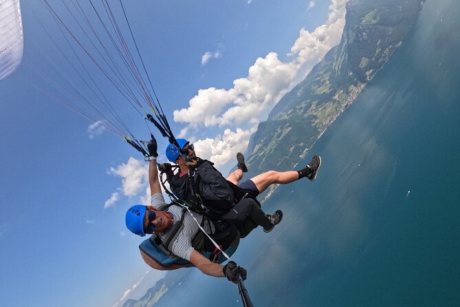 Tandem Paragliding Flight in the Lucerne Region - Meeting in Lucerne and heading toward the mountain
