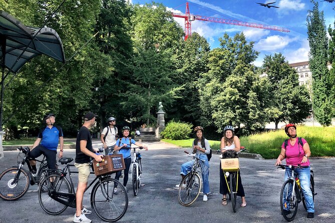Urban Bike Tour Zurich - Quaibrücke and Rathausbrücke: the classic center in two short stops
