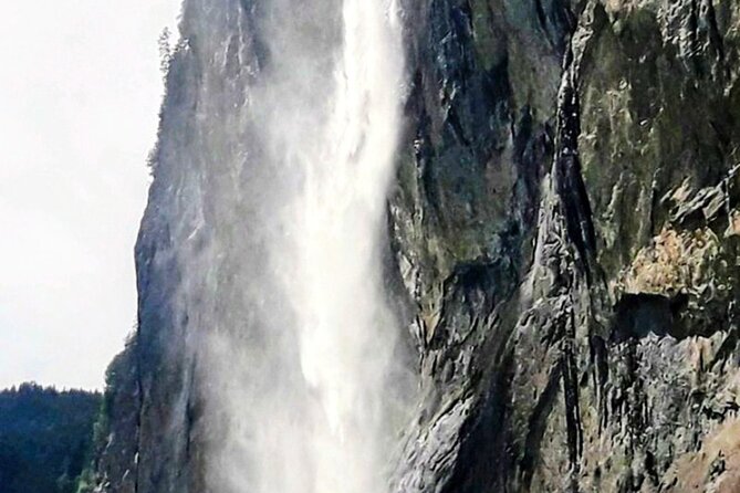 Waterfall Lauterbrunnen CLOY Pier Iseltwald Interlaken Private - Lauterbrunnen’s cliffs and Stechelberg’s big waterfall