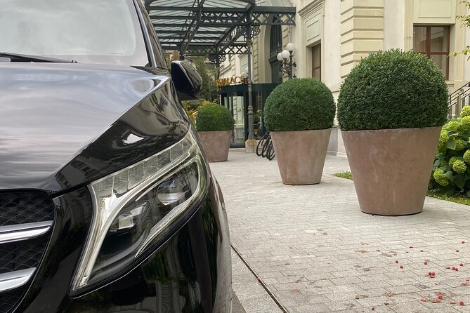 ZRH Zurich Airport to Zurich City Private Transfer–Winter Special - The drivers and the human side of the service