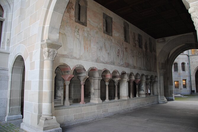 Zurich 360° City Walk Tour Including Hidden Spots - St. Peter’s clock and Zurich’s Roman past