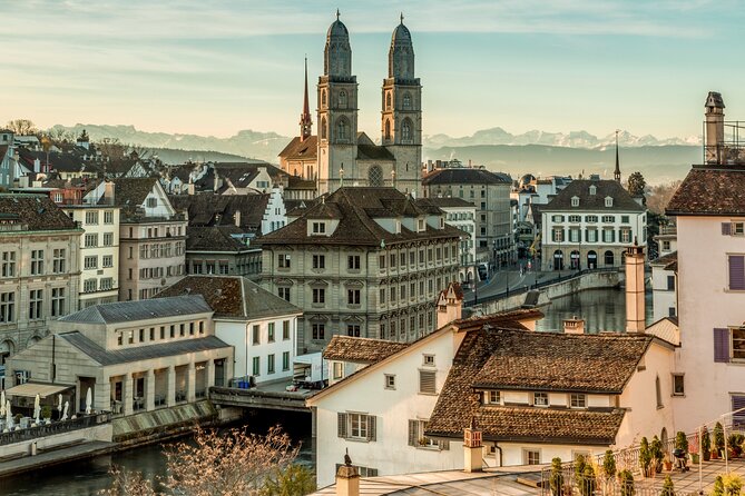 Zurich Highlights City Tour with Optional FIFA Museum Ticket - Lake Zurich: a short stop with a big view