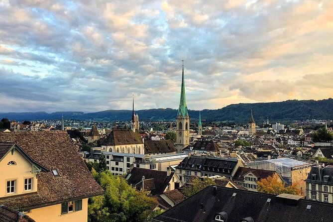 Zurich Small-Group Walking Tour Including a Lake Cruise - Lindenhof and Zurich’s medieval core