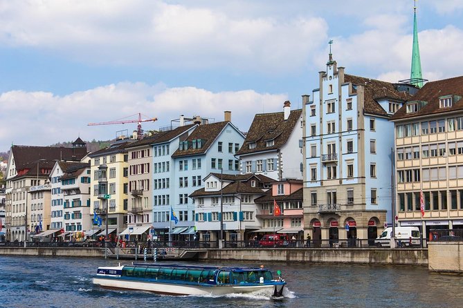 Zurich Walking Tour With Cruise and Aerial Cable Car - Lindenhof Hill and the oldest views